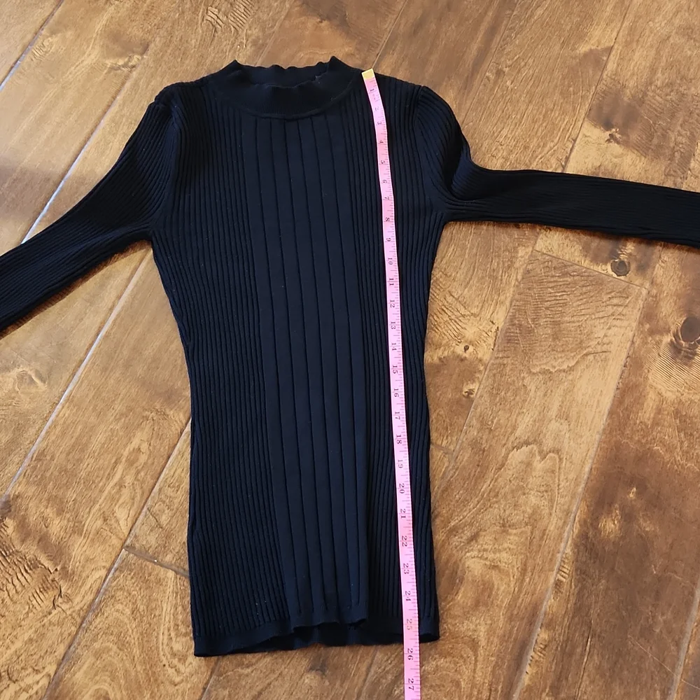 White House Black Market ribbed mock neck open back 3/4 sleeve sweater - Picture 6 of 7